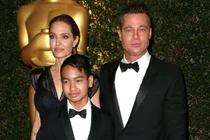 Tình cảm giữa cha con Brad Pitt rạn nứt sau ly hôn