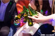 Ăn mừng hết độc thân, chú rể ngất lịm vì lý do không ngờ