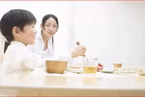 Cho ăn kiểu này, mẹ không ngờ đang “đầu độc” con mỗi ngày