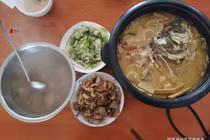 Chụp ảnh mâm cơm nhà bạn gái, chàng trai được khuyên nên “quay xe”