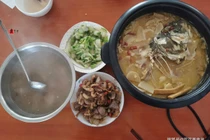 Chụp ảnh mâm cơm nhà bạn gái, chàng trai được khuyên nên “quay xe”