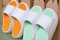 Kiểu dép bán đầy chợ, bất ngờ được siêu sao thế giới săn lùng