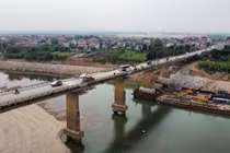 Rùng mình đi qua cầu Trung Hà nối Hà Nội - Phú Thọ