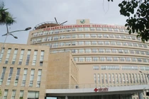 Thần tốc lập Trung tâm điều trị bệnh nhân COVID-19 vừa và nặng trong Quân y viện