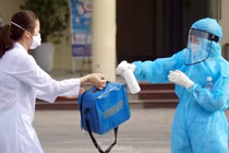 Lịch trình làm việc dày đặc của nữ cán bộ xét nghiệm ở Hưng Yên mắc COVID-19