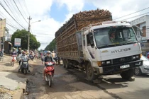 Xe quá tải - Một loại giặc nguy hiểm