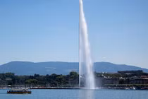 Hà Nội dự kiến xây cột nước cao 200m ở hồ Tây