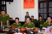 Bộ Công an quyết triệt đường dây bán “logo xe vua“