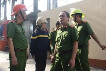 Bộ Công an trực tiếp chỉ đạo chữa cháy tại công ty may ở Cần Thơ