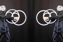 Hoa mắt với màn trình diễn ảo diệu của quái nhân 3 mặt