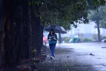Thời tiết hôm nay 16/3: Hà Nội mưa nồm ẩm ướt