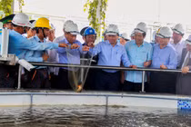 Thủ tướng thị sát hệ thống xử lý nước thải tại Formosa Hà Tĩnh