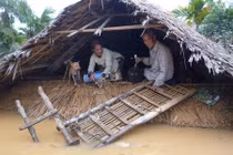 Báo Kiến Thức kêu gọi ủng hộ đồng bào miền Trung bị lũ lụt