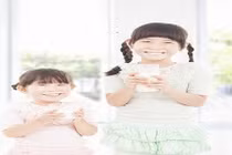 Mẹ có chiêu hay trẻ hết ngán sữa