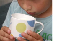 7 chiêu khuyến khích trẻ uống sữa
