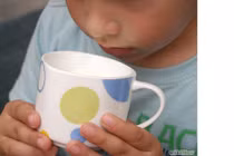 7 chiêu khuyến khích trẻ uống sữa