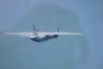 Chuyên cơ bất ngờ xuất hiện trên bầu trời sân bay Đà Nẵng