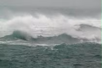 Cảnh báo gió mạnh, sóng lớn trên biển Đông