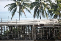 Nhà hàng "khổng lồ" xẻ thịt bãi biển Nha Trang