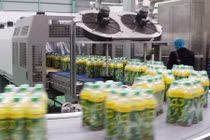 Bỏ vật lạ vào chai nước Tân Hiệp Phát, ẵm 500 triệu có dễ?