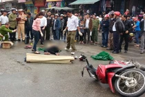 Ngã xuống đường, thiếu nữ bị xe tải cán ngang người