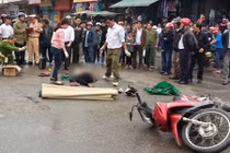 Ngã xuống đường, thiếu nữ bị xe tải cán ngang người