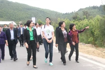  Hoa hậu Ngọc Hân trồng cây xanh kính dâng Đại tướng