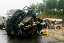 Xe dâu gặp nạn kinh hoàng trên cao tốc NB-LC, 9 người thương vong