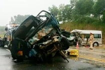 Xe dâu gặp nạn kinh hoàng trên cao tốc NB-LC, 9 người thương vong