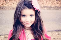 Cách chăm con gái chuẩn đẹp ngay từ khi còn bé 