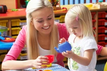 Những nghề hái ra tiền liên quan đến trẻ em