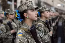 Phát sốt nhan sắc nữ binh sĩ Quân đội Ukraine