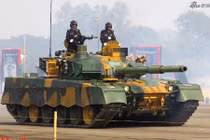 Bangladesh tin dùng xe tăng Trung Quốc, coi chừng "tiền mất tật mang"