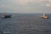 Hoành tráng tàu sân bay Mỹ-Pháp sánh đôi trên Địa Trung Hải