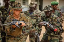 Soi xét bộ áo mới của Thủy quân Lục chiến Mỹ