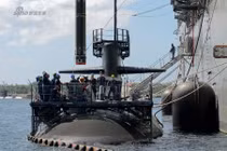 Tên lửa Tomahawk được đưa lên tàu ngầm Mỹ thế nào?