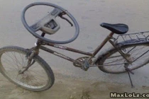 Cười té ghế với những anh chàng lười sửa chữa đồ đạc