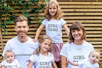 Cuộc sống bận rộn của ông bố có... 4 cô con gái