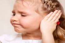 Bí quyết chữa đau tai cho trẻ bằng bấc sâu kèn