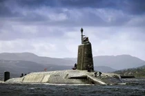 Kinh ngạc cuộc sống trong tàu ngầm “khủng” nhất nước Anh