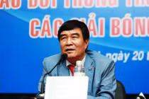 Phó Chủ tịch VFF ở cùng cô gái trẻ: Lộ tình tiết bất ngờ