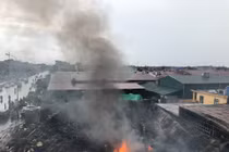 Cháy chợ gạo Hưng Yên: Nghẹt thở phá khóa cứu hai cháu nhỏ