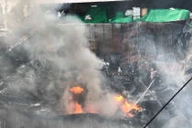 Cháy chợ gạo ở Hưng Yên: Tiểu thương mắt đỏ hoe trước cảnh hoang tàn