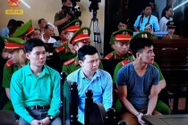 Ngỡ ngàng lý do hoãn phiên tòa xét xử bác sĩ Hoàng Công Lương