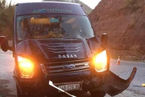 Hai bố con tử vong thương tâm khi va chạm xe khách