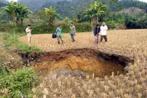 Nguyên nhân xuất hiện hàng loạt hố tử thần ở Bắc Kạn?