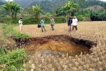 Nguyên nhân xuất hiện hàng loạt hố tử thần ở Bắc Kạn?