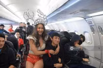 “Vỡ trận” đón tiếp U23 Việt Nam: Quá nhiều "sạn" trong ngày vui!