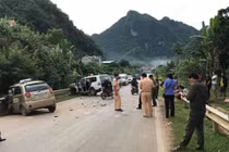 Xe cứu thương đâm trực diện taxi, một người tử vong thương tâm