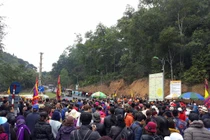 Biển người kéo về Yên Tử, ùn tắc kinh hoàng đường lên non thiêng